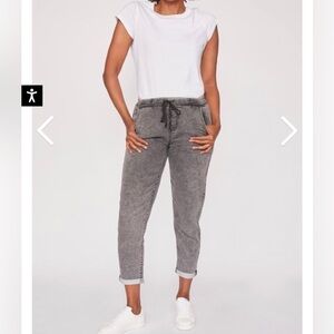 Salt wash black crop pants size Large